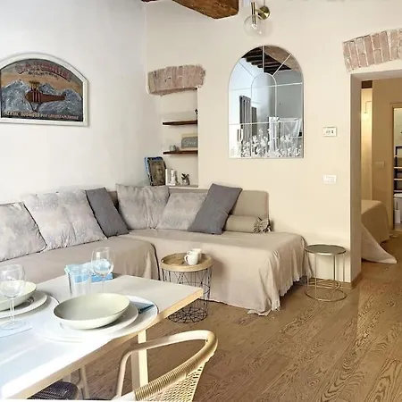 Apartment 9, Centro Parma